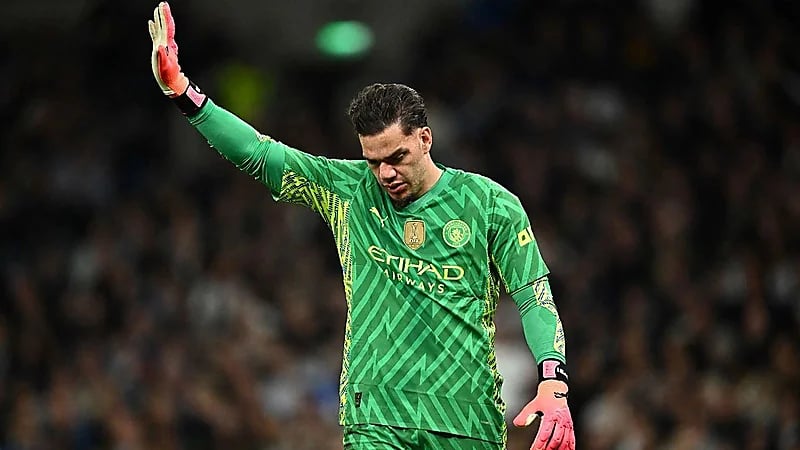 النصر يقدم عرض خيالي لحارس السيتي