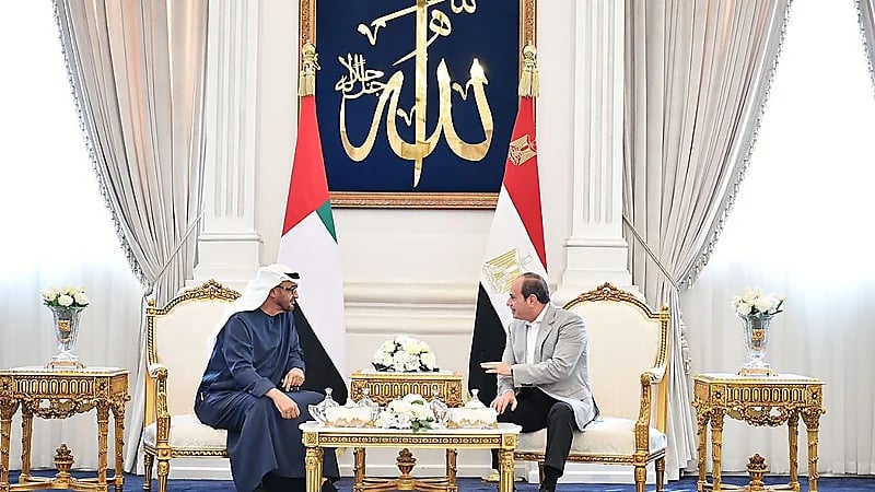 لقاء أخوي يجمع الرئيس السيسي والشيخ محمد بن زايد في العلمين .. فيديو