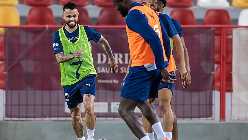 محترف الهلال يغادر إلى البرازيل