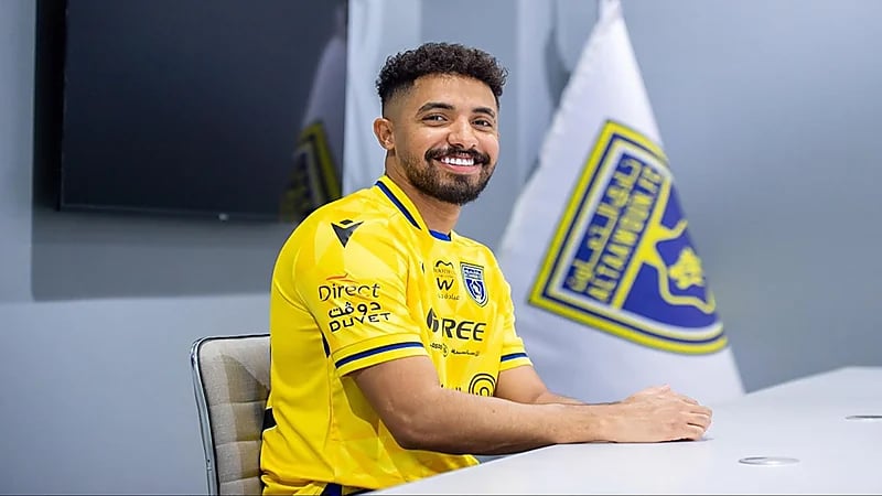 التعاون يوقع مع اللاعب هتان باهبري