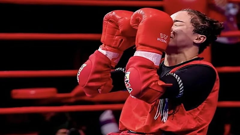 هتان السيف تحقق الميدالية الذهبية في منافسات الملاكمة التايلاندية