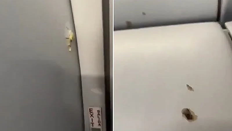 وابل من الرصاص يخترق طائرة أثناء تحليقها في الجو.. فيديو