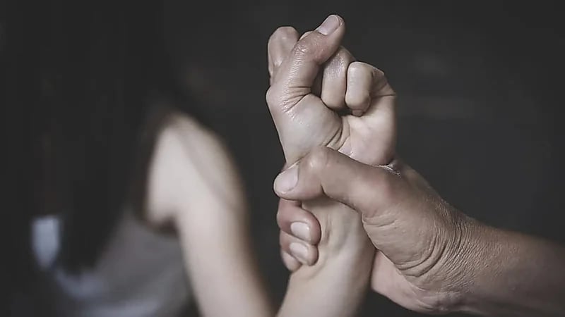 القبض على عاطل تحرش بأجنبية