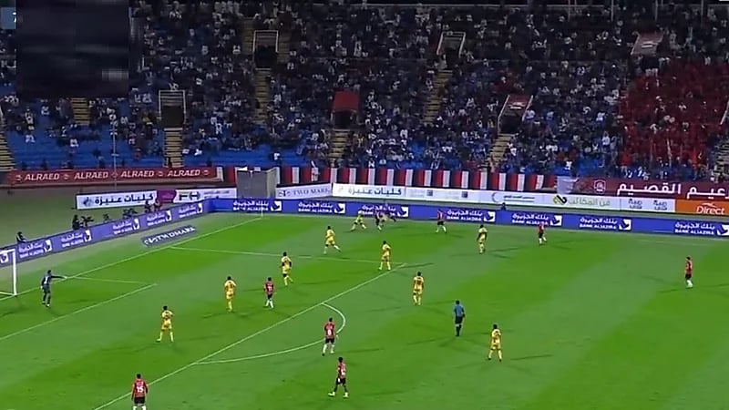 غضب المُعلق عبدالله الحربي بسبب نقص الماء أثناء التعليق .. فيديو