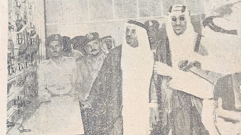 صورة نادرة للملك سعود فى حفل افتتاح مركز الخطوط السعودية اللاسلكية