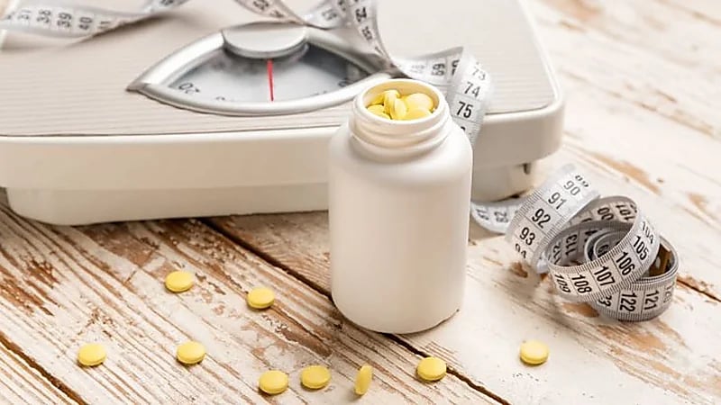 مغنية أمريكية تكشف عن إصابتها بهشاشة العظام بسبب عقار إنقاص الوزن