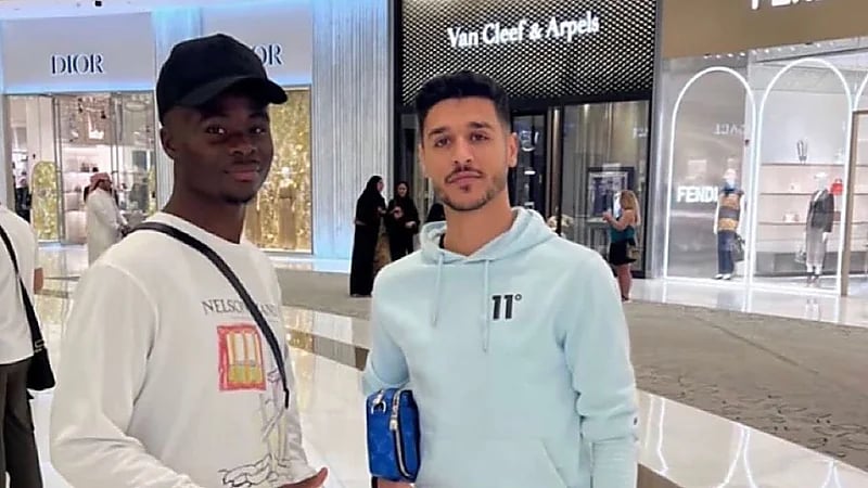 عيد الرشيدي يلتقي بساكا في دبي .. صور