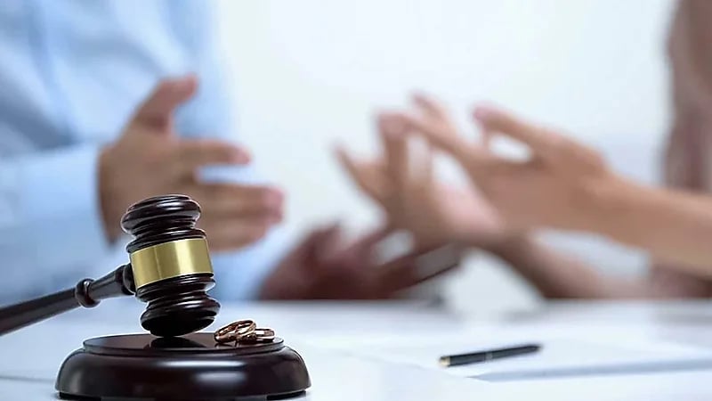 زوج أمام القاضي: خلعتني سرًا وعاشت معي 8 أشهر دون علمي