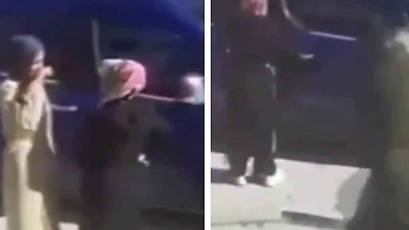 مشهد صادم لتركي يختطف فتاة بعد رفضها الزواج منه .. فيديو