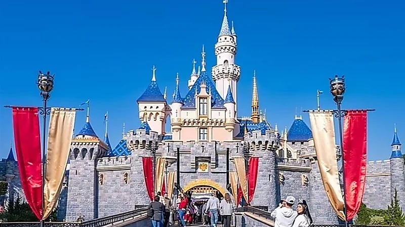 أم تقتل طفلها عقب رحلة إلى ديزني لاند