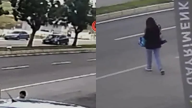 سيارة تدهس فتاة أثناء عبورها الطريق دون انتباه .. فيديو