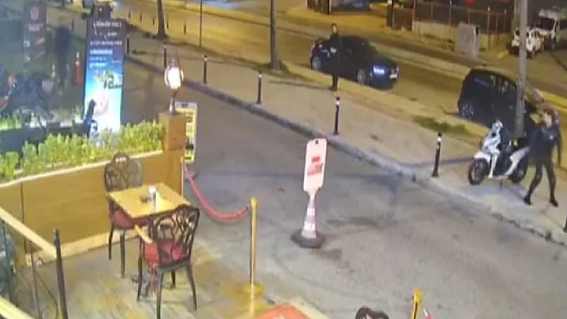 رصاص يقتحم مطعم ويتسبب في مقتل شخص وإصابة آخرين.. فيديو