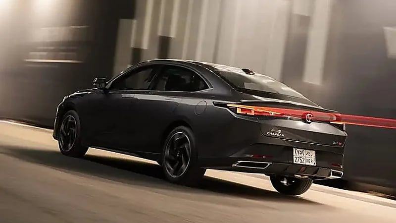 شانجان تكشف عن إيدو بلس 2025 بتكنولوجيا متطورة وتصميم عصري