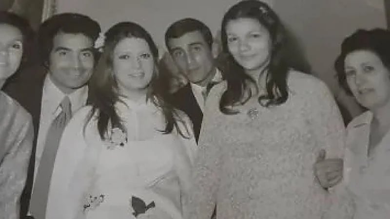 شمس البارودي تكشف عن صور نادرة من عقد قرانها على حسن يوسف