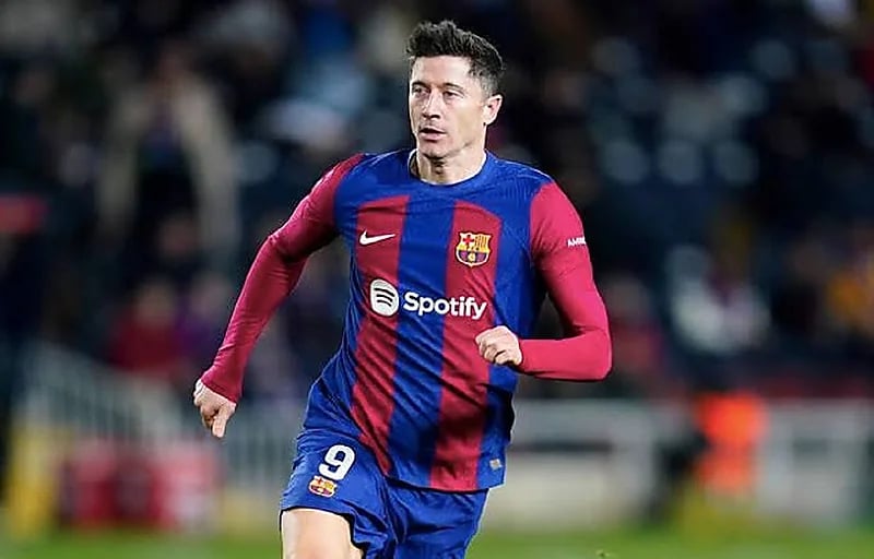 برشلونة يترقب بقلق حالة ليفاندوفسكي قبل نهائي كأس الملك