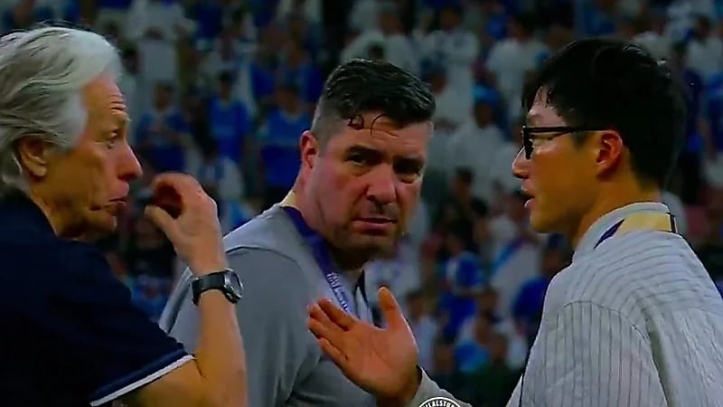 جيسوس لمدرب غوانغجو: أنت تتكلم كثيرًا .. فيديو