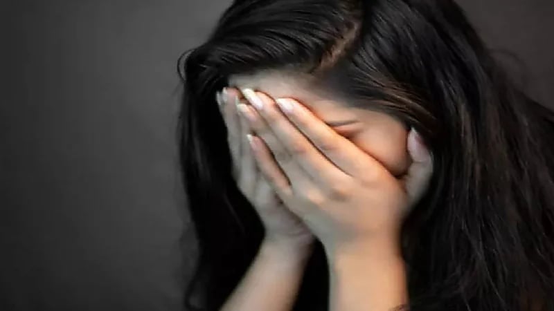 طالبة تتهم شابين يستقلان دراجة نارية بالتحرش بها