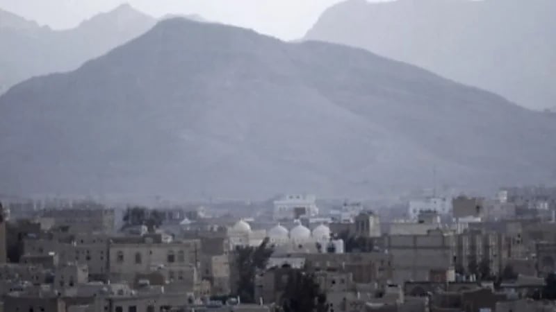 مضطرب نفسياً يرتكب مجزرة في مسجد ويقتل 12 شخصاً