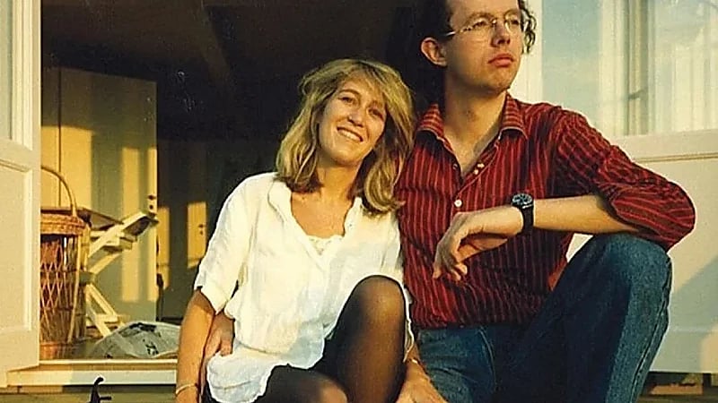 منح لقب "سير" للملياردير هانز راوزينغ رغم ماضيه القضائي يثير الجدل في بريطانيا