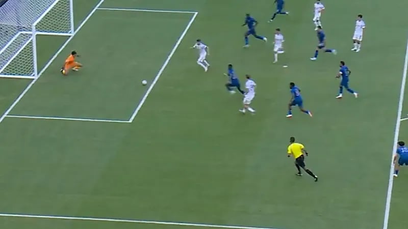 بونو يواصل تألقه ويتصدى لضربة جزاء ريال مدريد في الوقت القاتل  .. فيديو