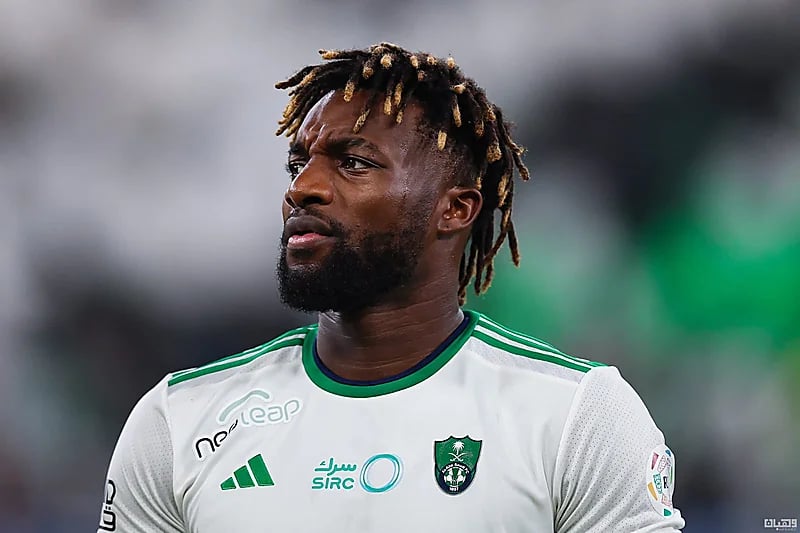 صحفي يوناني: سانت ماكسيمان يسعى للعودة إلى أوروبا ومستعد لتخفيض راتبه