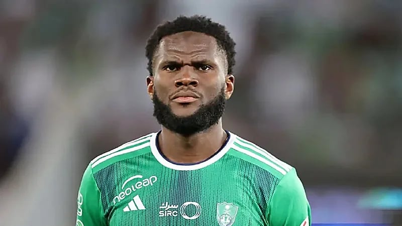 روما يُبدي اهتمامه بالتعاقد مع فرانك كيسيه