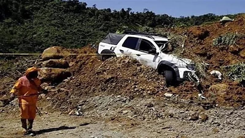 انهيار أرضي مأساوي في كولومبيا يودي بحياة أكثر من 10 أشخاص.. فيديو