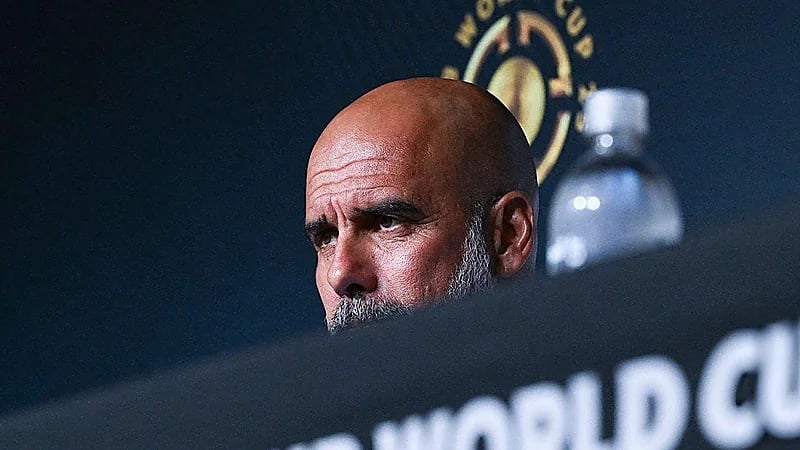 غوارديولا: غياب سالم الدوسري مهم وإذا سلمنا الكرة للهلال سيقضي علينا