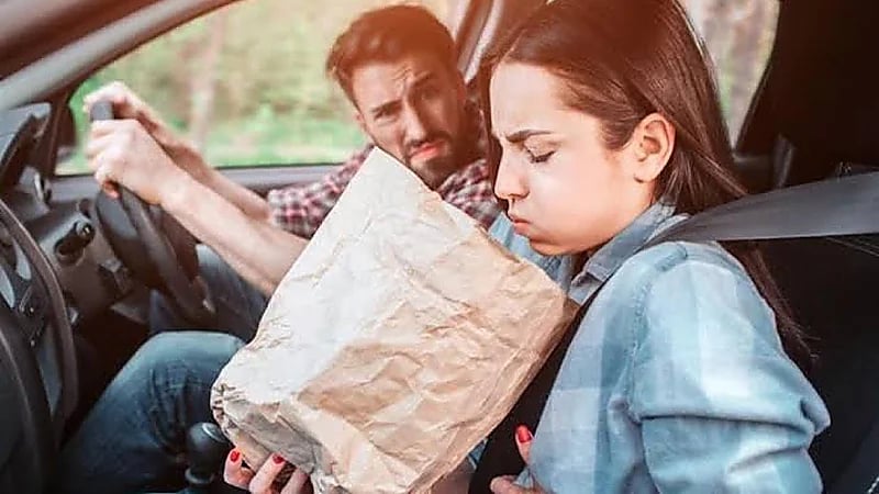 أسباب شعور بعض الركاب بالغثيان داخل السيارات الكهربائية