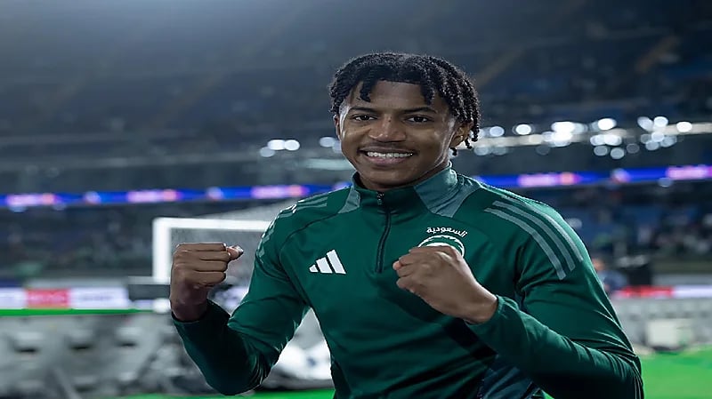 الأهلي يمدد عقد أيمن فلاتة حتى 2029