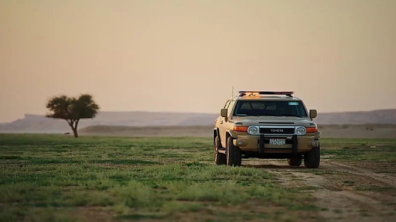 القبض على مخالفين لترويجهما 90 كيلوجرامًا من الحشيش في جازان وجدة