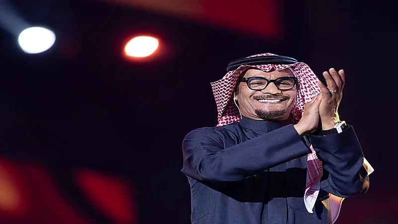 رابح صقر يُطمن الجمهور بعد انسحابه من الحفل: خذيت برد شوي على المسرح.. فيديو