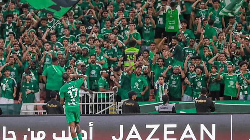 جدل تحليلي بعد مواجهة الأهلي ونيوم: بين تقليل المستوى وإشادة بالمنافس .. فيديو