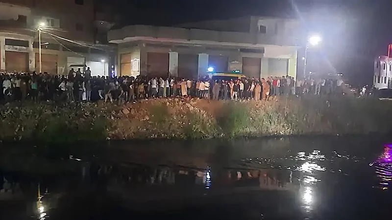 حادث مأساوي لموكب زفاف بسقوط سيارة في البحر