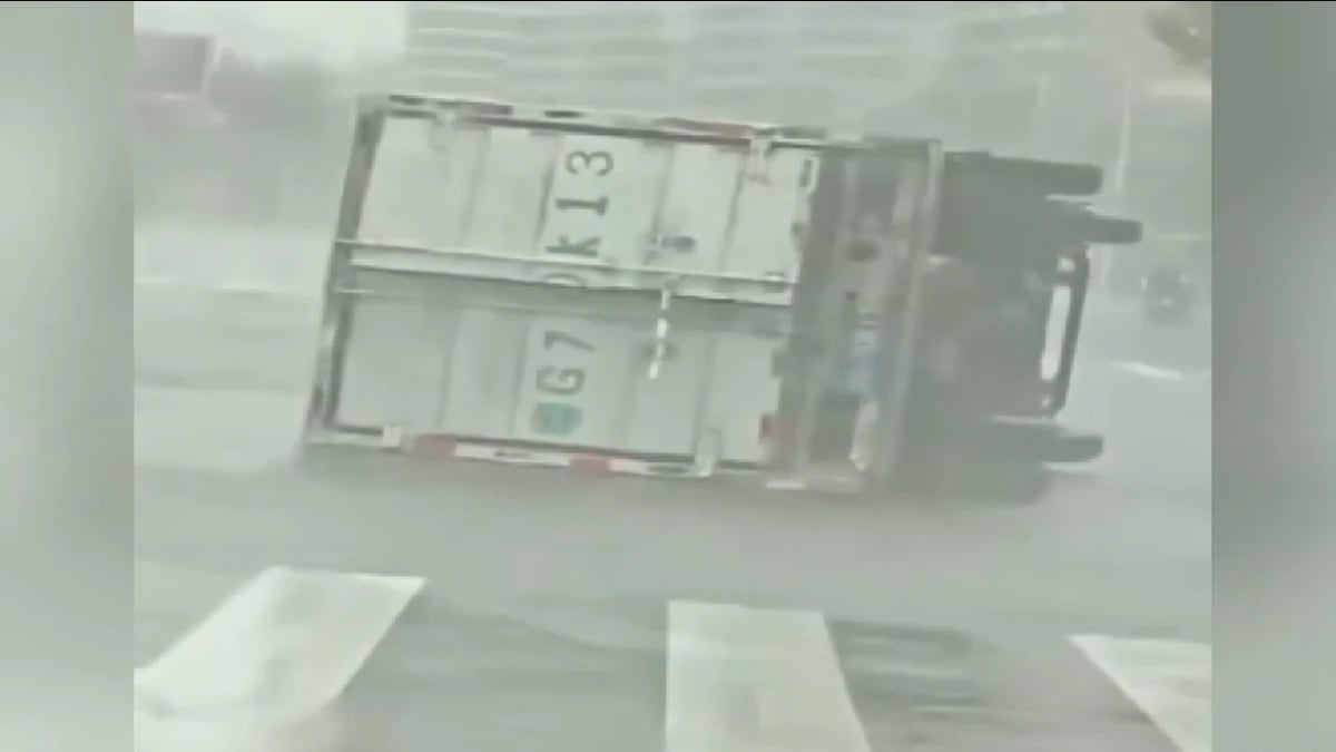 عاصفة قوية تجتاح جنوب الصين.. فيديو