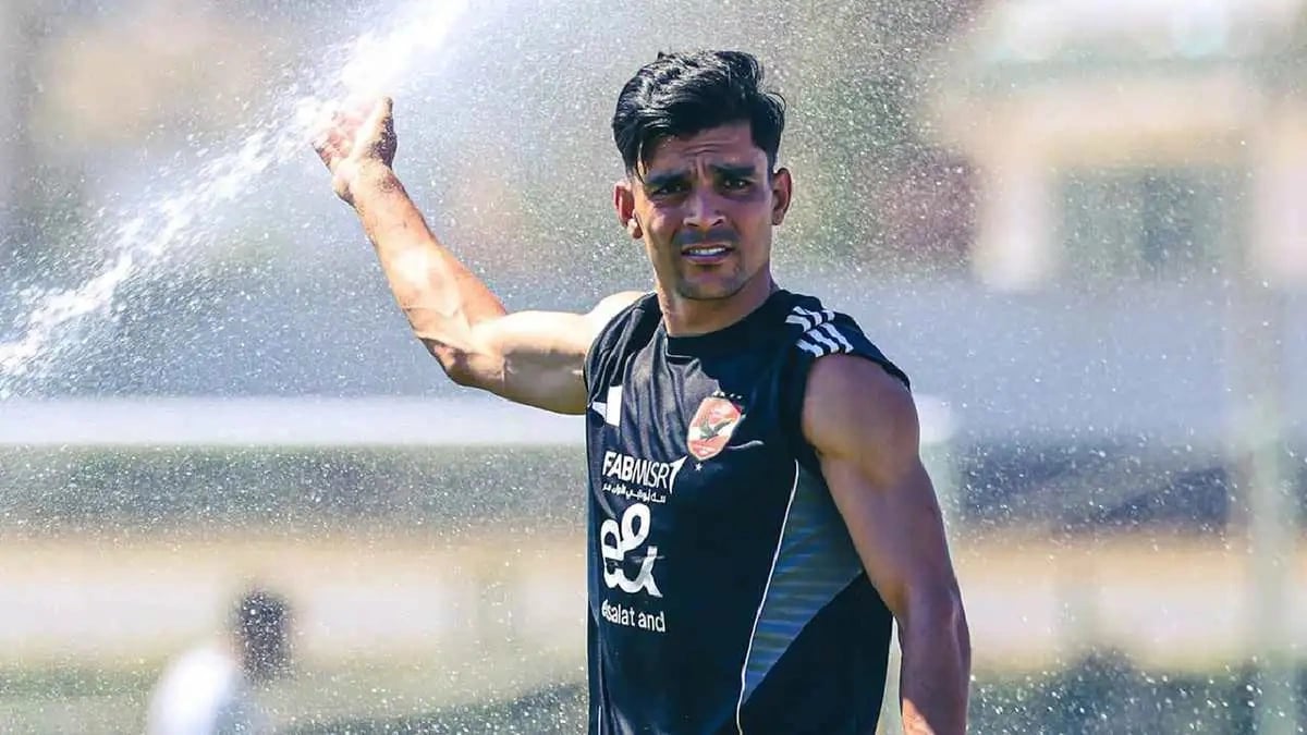 الأهلي المصري يعلن استمرار أشرف بن شرقي