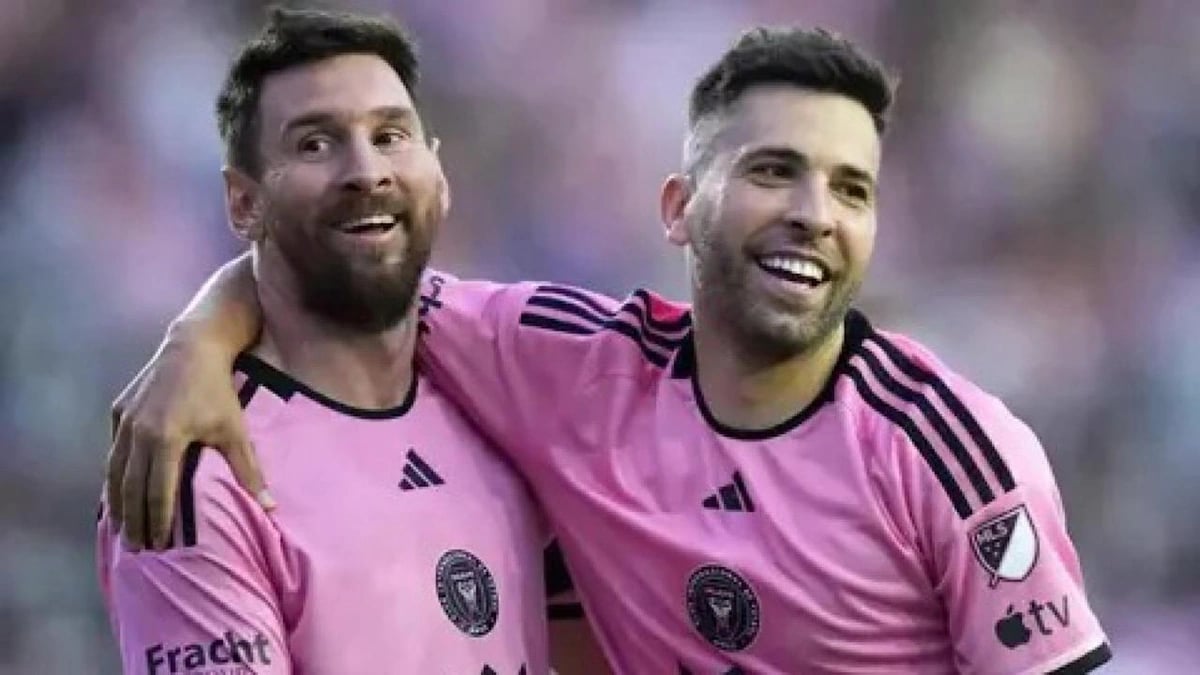 ميسي يودّع جوردي ألبا برسالة مؤثرة