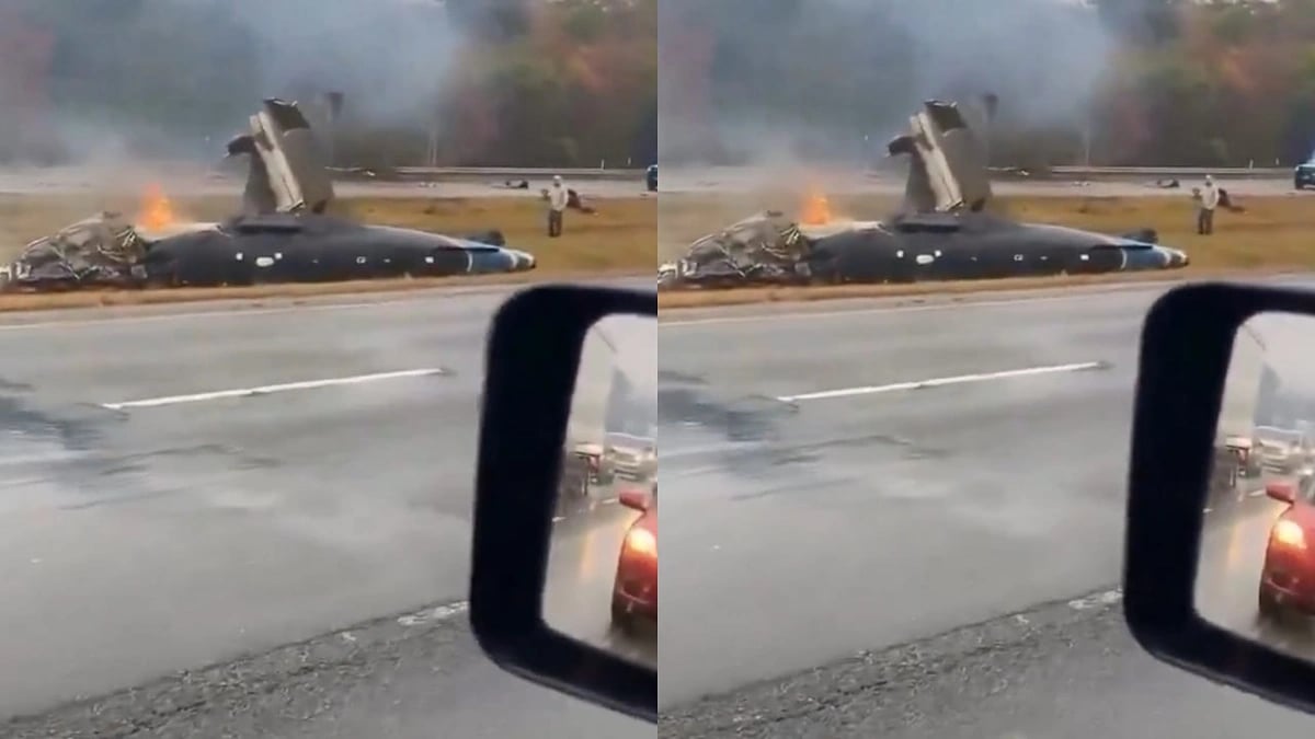 مصرع شخصين في تحطم طائرة صغيرة على طريق سريع   .. فيديو