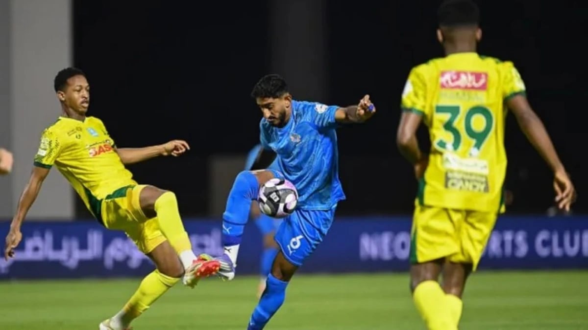 التعادل يخيم على مواجهة الخليج ونيوم