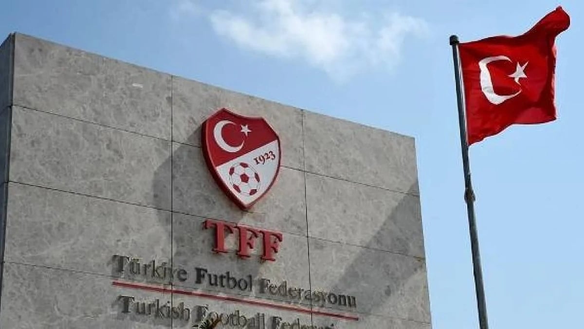 اعتقال 21 شخصاً من بينهم 17 حكماً في أكبر قضية مراهنات بتركيا