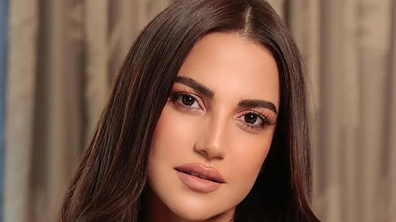 درة تجذب أنظار متابعيها بإطلالة صيفية