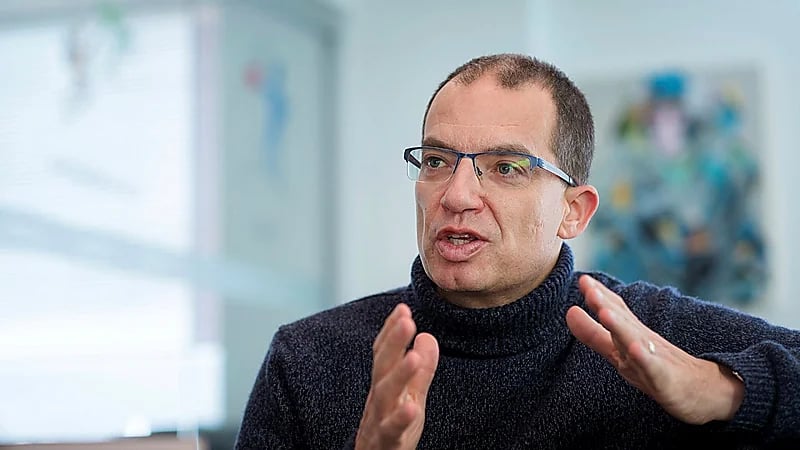 رئيس "موديرنا": سلالات أكثر تعقيدا قادمة