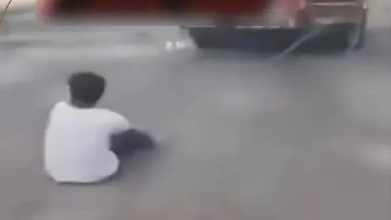 تقييد وسحل 3 أشخاص بالشاحنات يثير ضجة واسعة