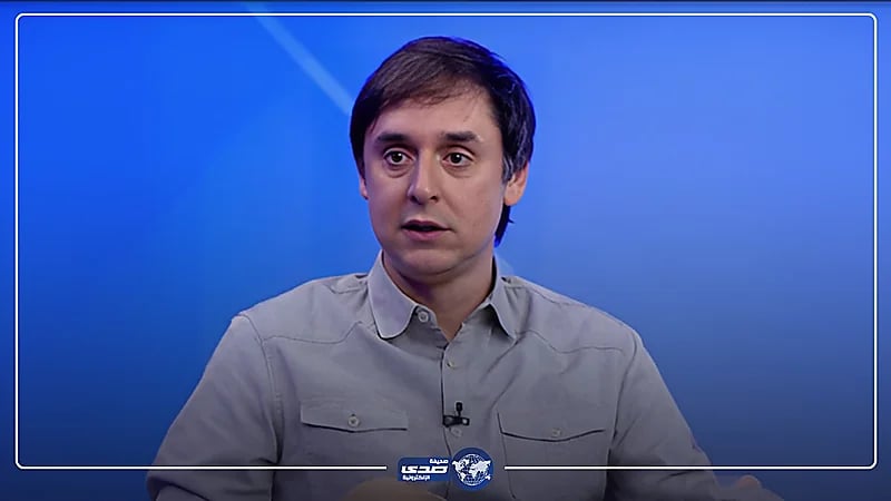 إعلامي برازيلي يعتذر للهلاليين ويعترف بأن الهلال نادي عملاق .. فيديو