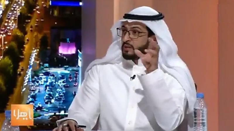 بالفيديو.. قانوني يوضح دور المواطن تجاه المقاطع التي تحمل مشاهد خادشة للحياء