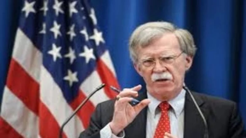 مستشار "ترامب" السابق: خططنا لتنفيذ انقلابات خارج الولايات المتحدة