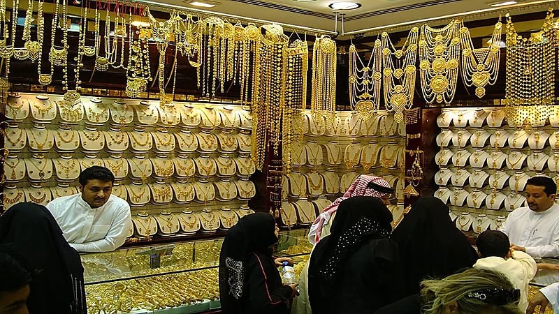 عزوز: من اشترى الذهب قبل أسبوع حقق مكاسب بنسبة 10٪ .. فيديو