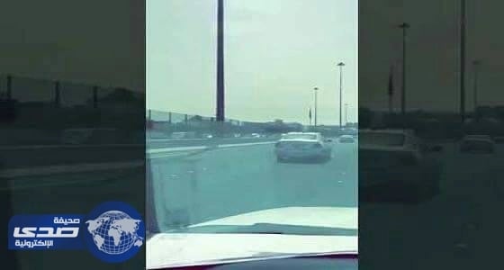 بالفيديو.. الشعب الكويتي يرفع أعلام البحرين في وجه تميم