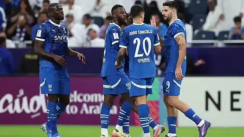 الهلال يبدأ مفاوضات تجديد عقود 3 نجوم بارزين