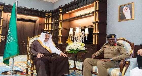 بالصور.. أمير الباحة يدشن نظام الرصد الآلي للإشارات الضوئية المرورية